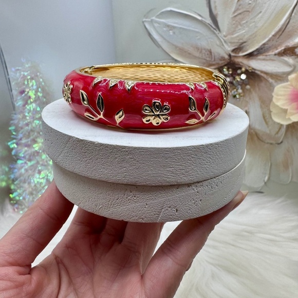 Jewelry - The Red and Gold Thick Enamel Floral Design Bangle Bracelet